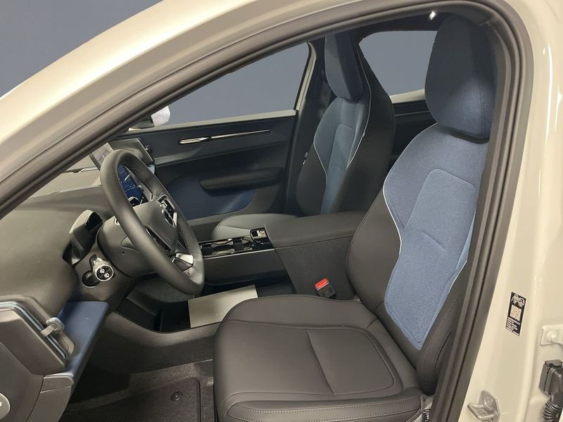 Volvo EX30 bild 5