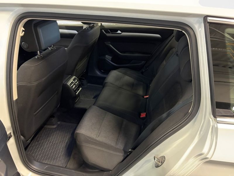 Volkswagen Passat bild 10