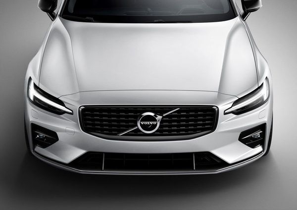 Volvo V60 T6 Plus business lease inkl. service & försäkring* - 2025