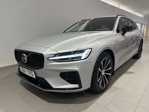 Volvo V60 T6 Plus Dark Nordic Edition / 360 Kamera / Navigation - 2025