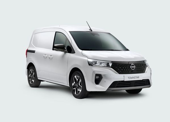 Nissan Townstar L1H1 N-Connecta 130hk AUT Bensin fr 2.995:- - 2026