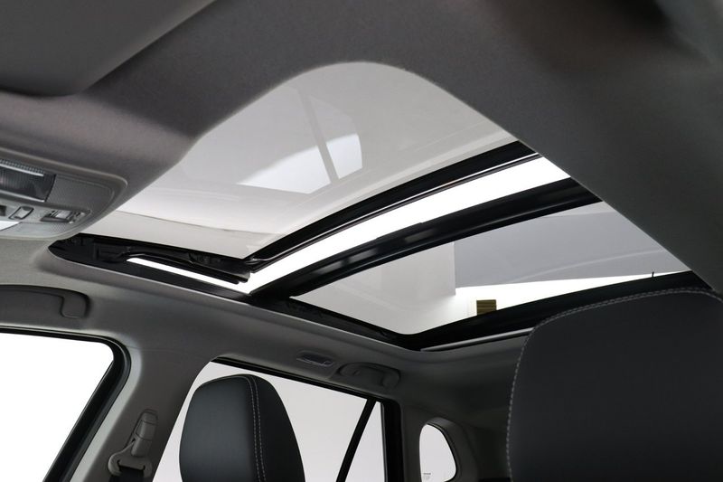 Suzuki S-CROSS bild 19