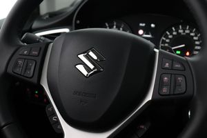 Suzuki S-CROSS bild 22