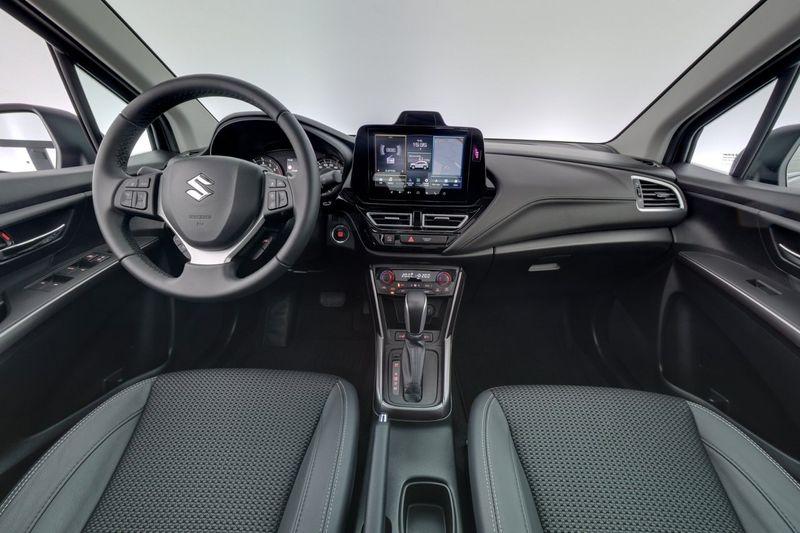 Suzuki S-CROSS bild 14