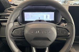Lynk & Co 01 bild 16