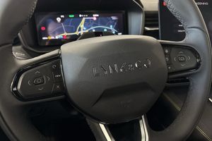 Lynk & Co 01 bild 20