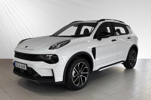 Lynk & Co 01 Core PHEV - 2025
