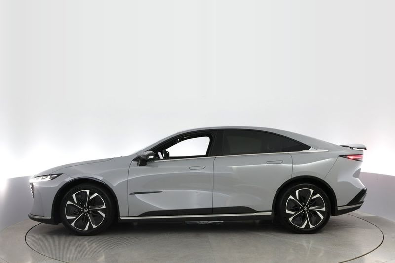 Mazda 6e bild 2