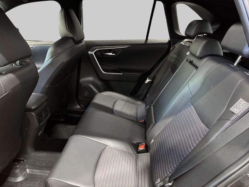 Toyota RAV4 bild 11