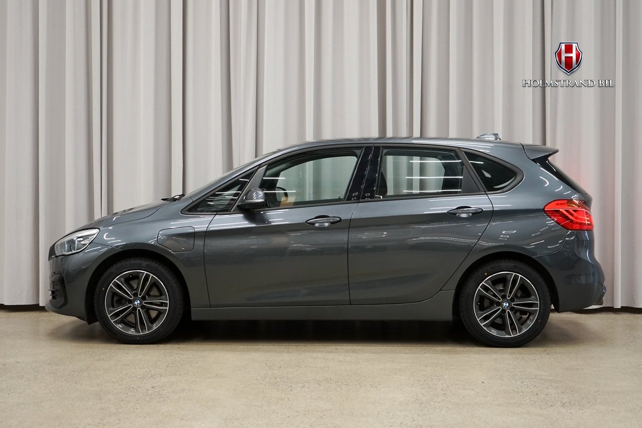 BMW 225