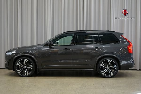 Volvo XC90 7-seater T8 AWD Ultimate Dark B&W Pano Drag Värme 22'' - 2024