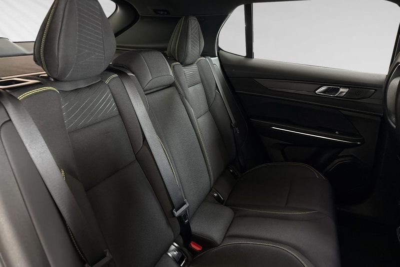 Lynk & Co 01 bild 10