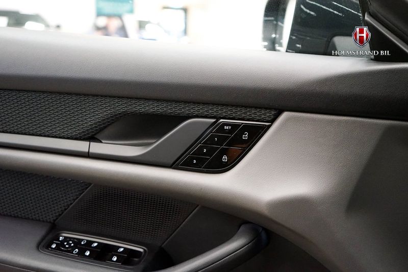 Porsche Taycan bild 28