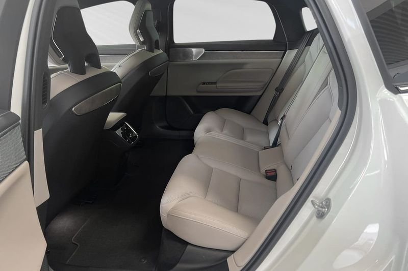 Volvo ES90 bild 8