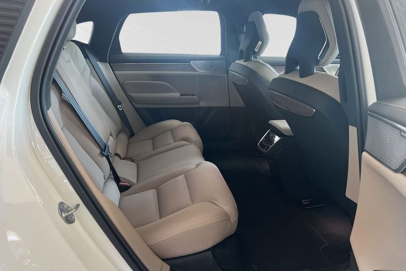 Volvo ES90 bild 11