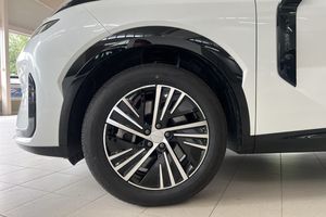 Lynk & Co 08 bild 11