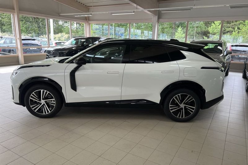 Lynk & Co 08 bild 12