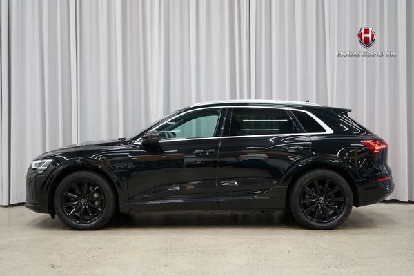 Audi Q8 e-tron 55 quattro S line Drag Värme Kamera Elstolar - 2024