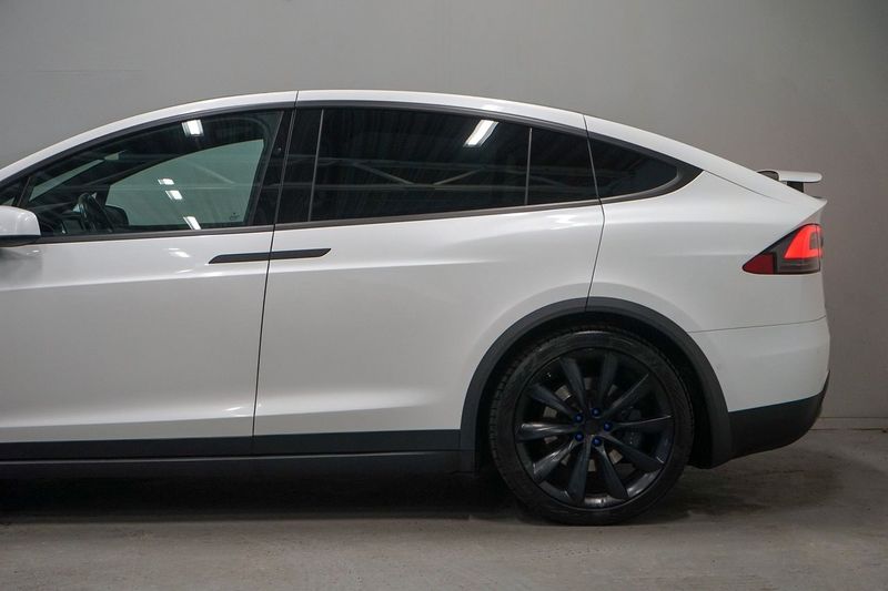Tesla Model X bild 7