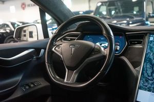 Tesla Model X bild 12