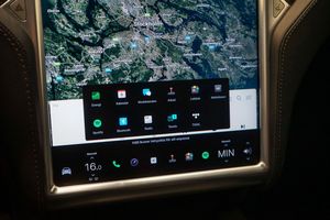 Tesla Model X bild 18