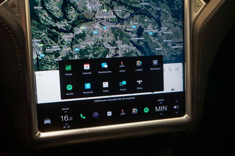 Tesla Model X bild 18