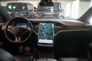 Tesla Model X bild 11