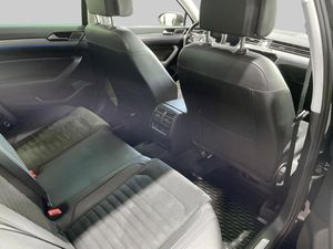 Volkswagen Passat bild 11