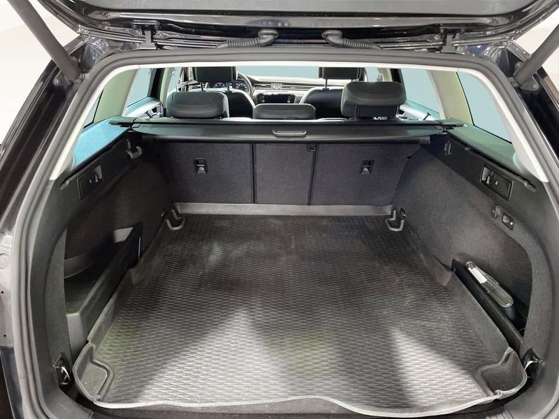 Volkswagen Passat bild 13