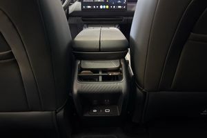 Lynk & Co 08 bild 24