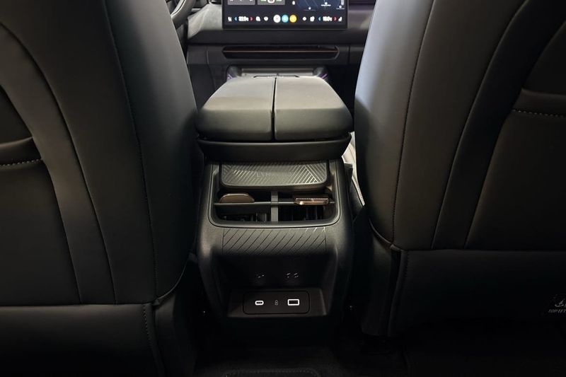 Lynk & Co 08 bild 24