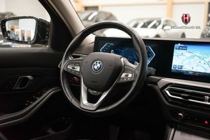 BMW 330 bild 14