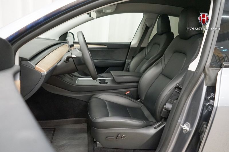 Tesla Model Y bild 9