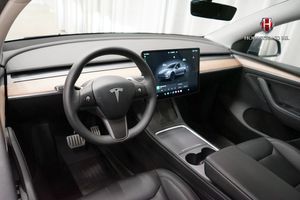 Tesla Model Y bild 7