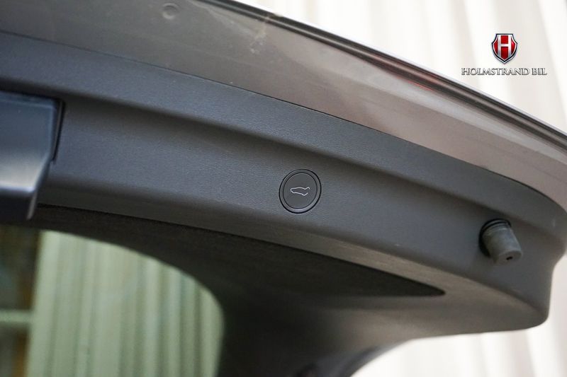 Tesla Model Y bild 19