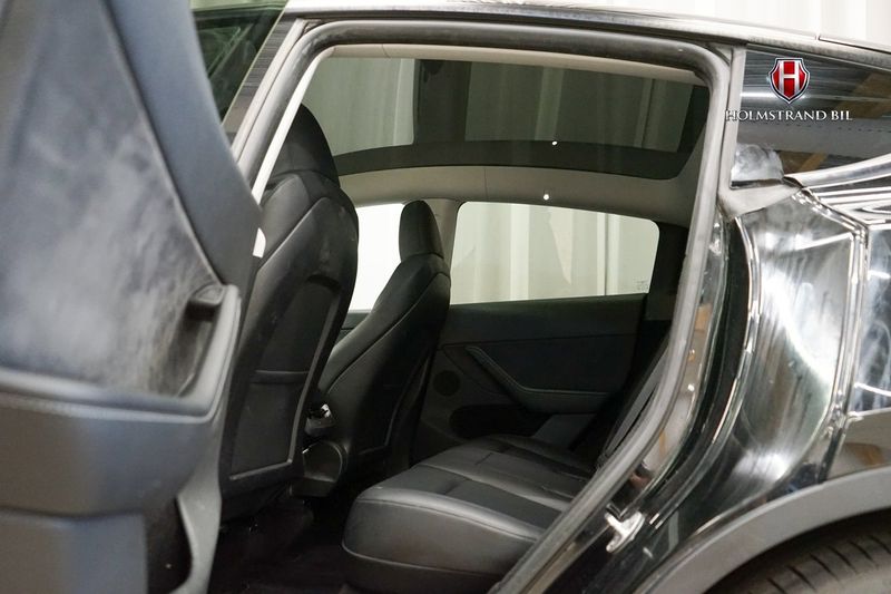 Tesla Model Y bild 12