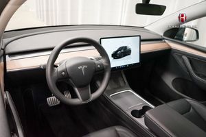 Tesla Model Y bild 9