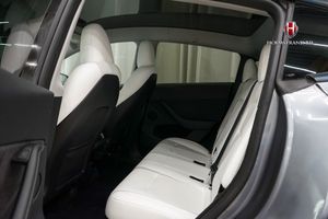Tesla Model Y bild 10