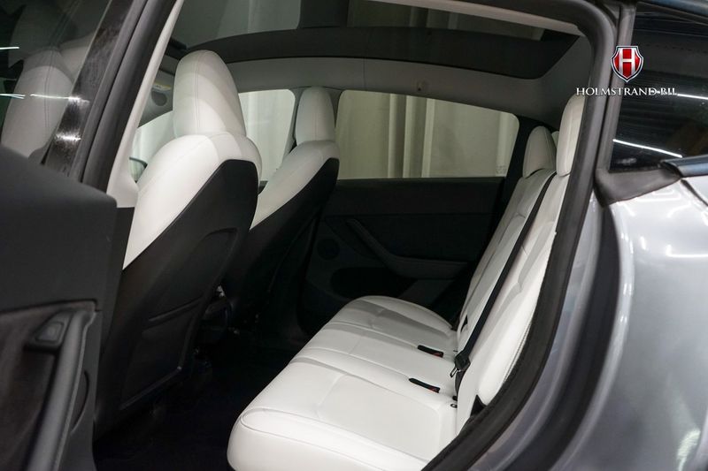 Tesla Model Y bild 10