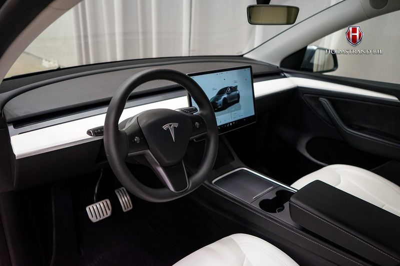 Tesla Model Y bild 6
