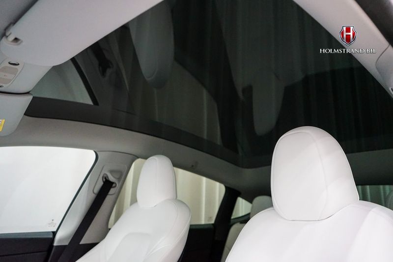 Tesla Model Y bild 7