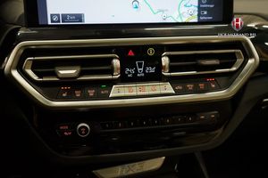 BMW iX3 bild 23