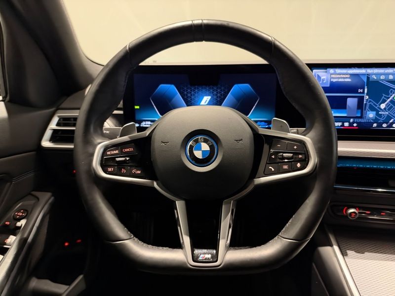 BMW 330 bild 13
