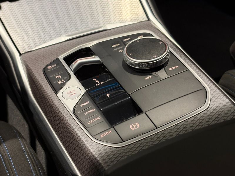 BMW 330 bild 16