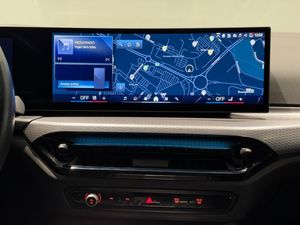 BMW 330 bild 15