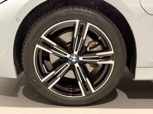BMW 330 bild 5