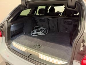 BMW 330 bild 6