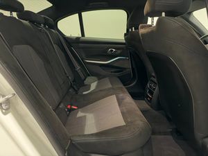 BMW 330 bild 7