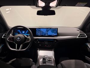 BMW 330 bild 12
