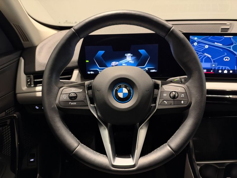 BMW iX1 bild 13